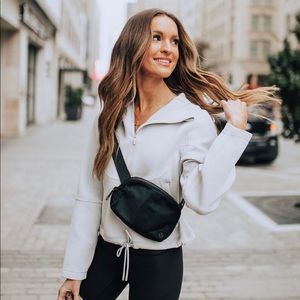 Like new (used once) lulu everywhere belt bag black